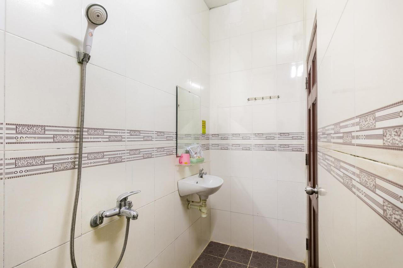 Oyo 372 Vy Ha Hotel Ho Chi Minh-stad Buitenkant foto